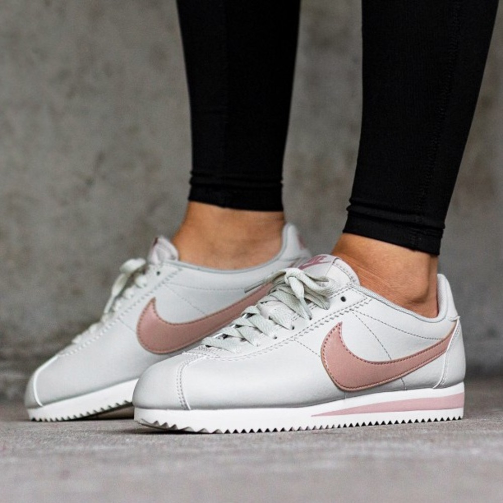 NIKE Cortez Classic Leather Sneakers - Picture 2 of 8
